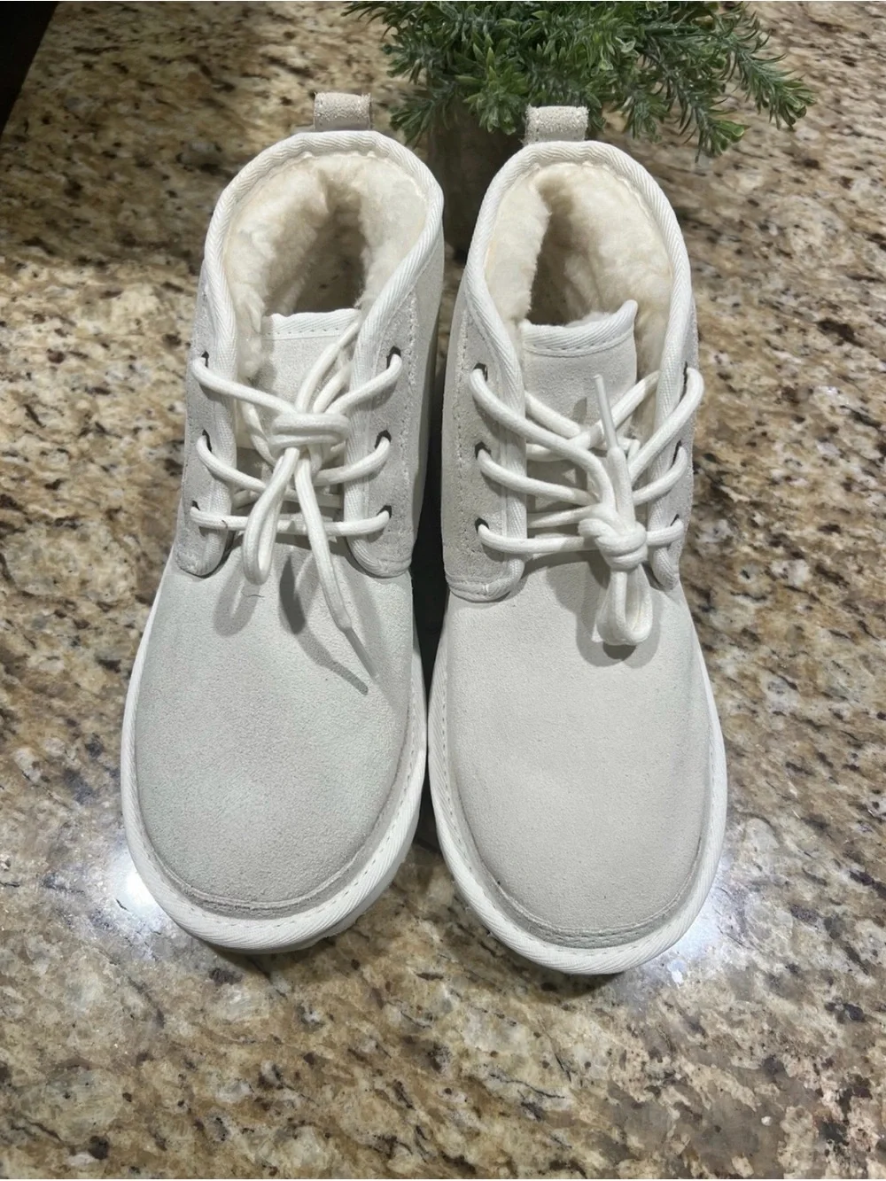 UGG Big Kids White Suede Lace-Up Ankle Neumel Boots 4